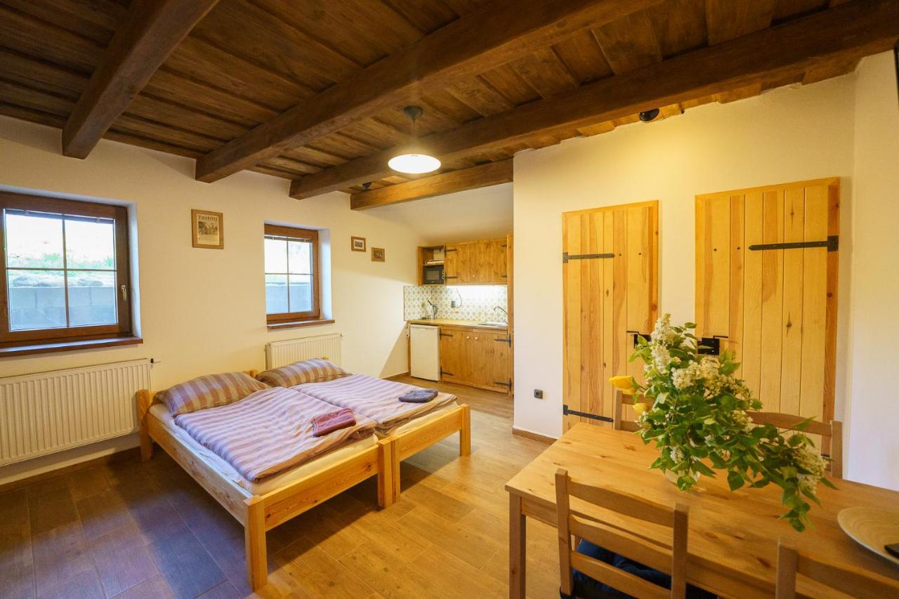Apartmany Pausram Pouzdrany Экстерьер фото
