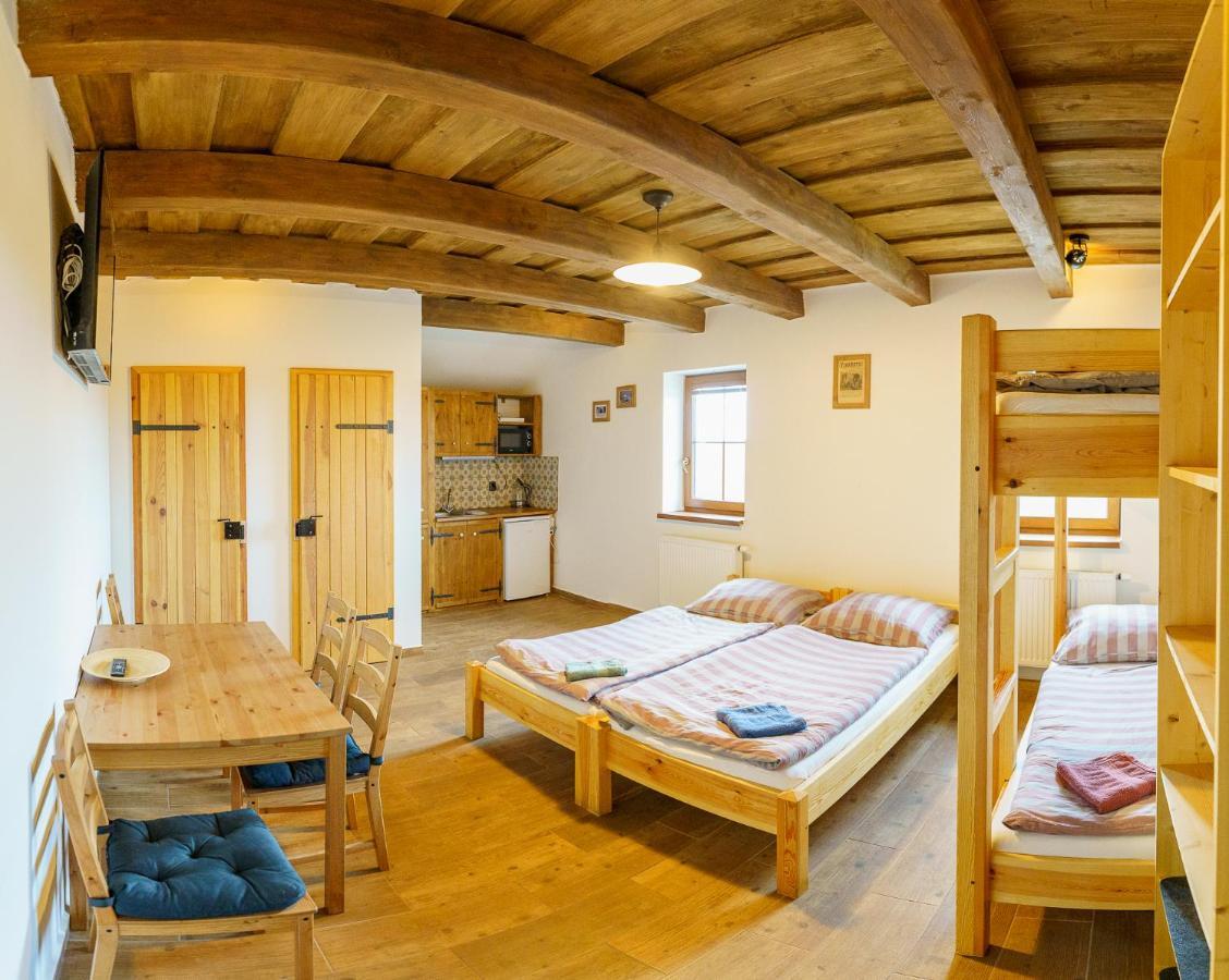 Apartmany Pausram Pouzdrany Экстерьер фото