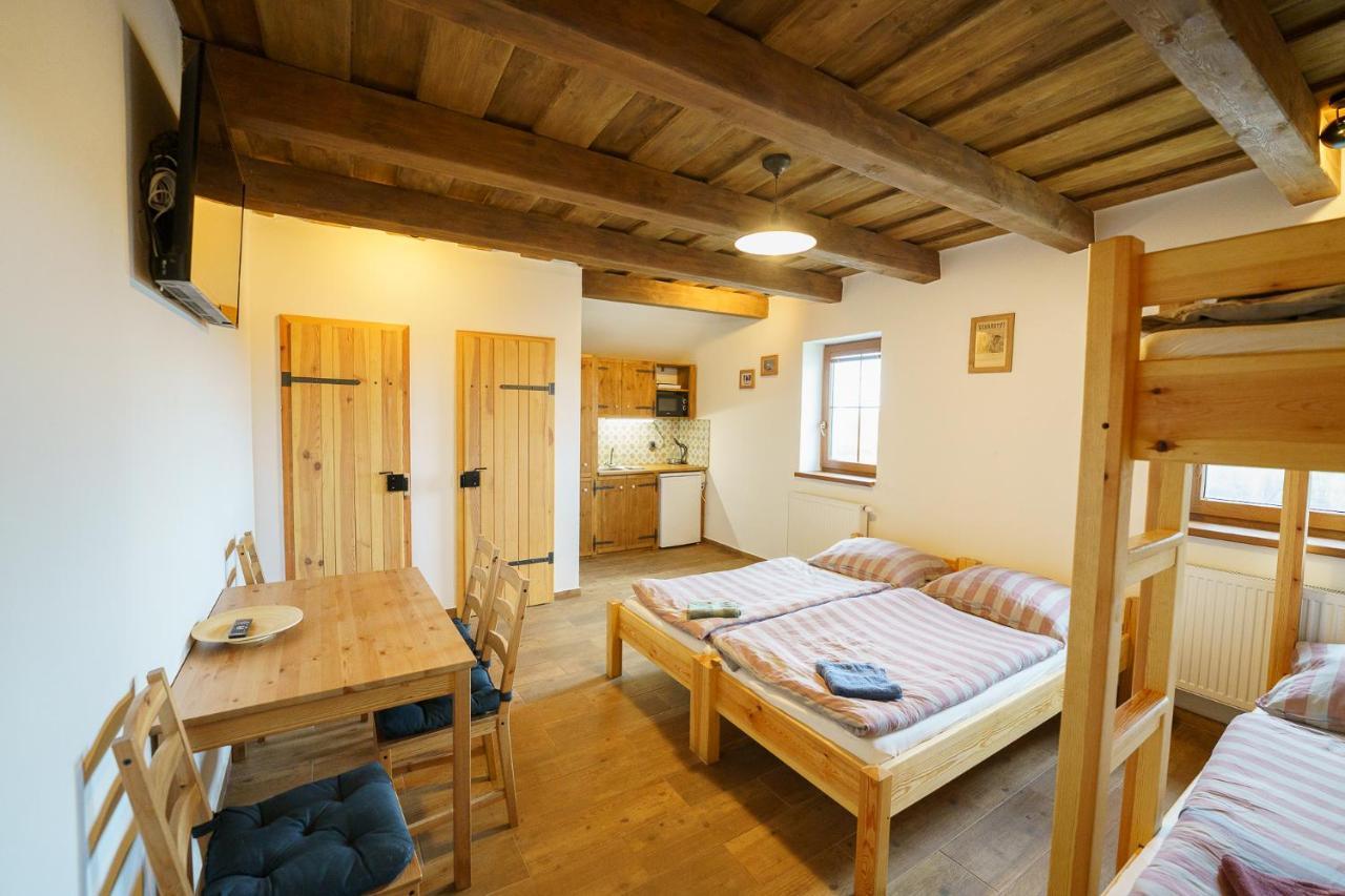 Apartmany Pausram Pouzdrany Экстерьер фото